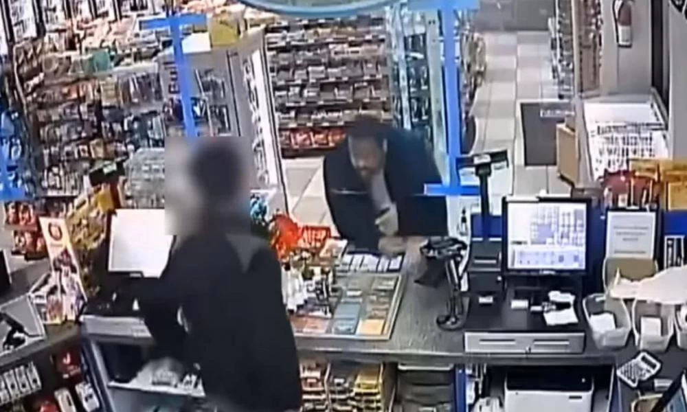 ΗΠΑ: Δεν έχει προηγούμενο...Ληστής πυροβολεί στο κεφάλι υπάλληλο βενζινάδικου κι εκείνος σηκώθηκε